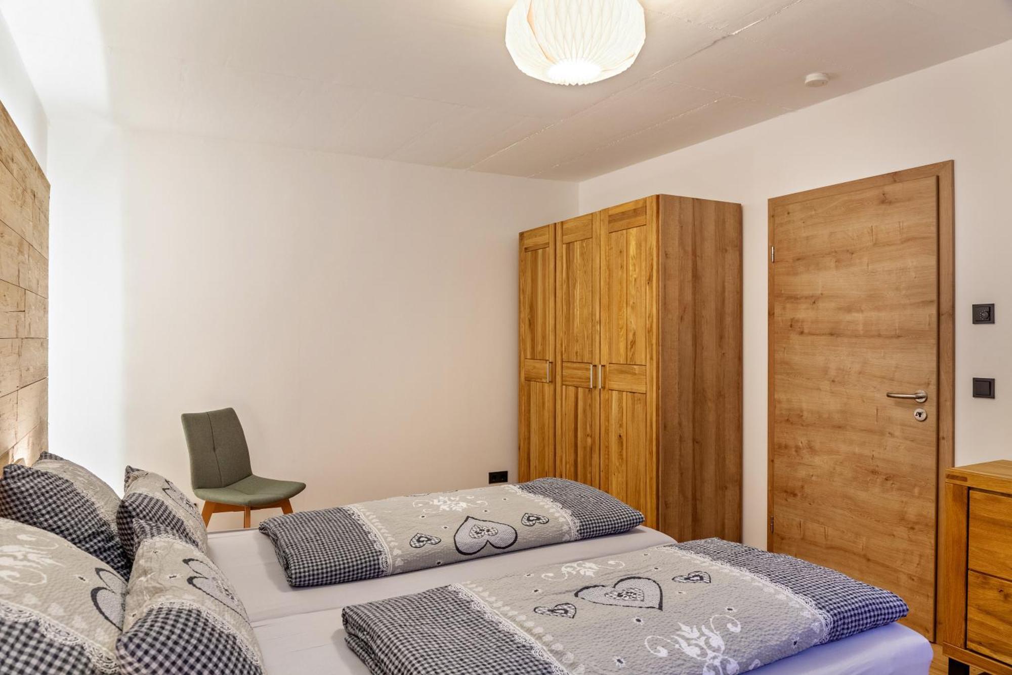 Chalet Aus Holz การ์มิช-พาร์เทนเคียร์เชน ภายนอก รูปภาพ