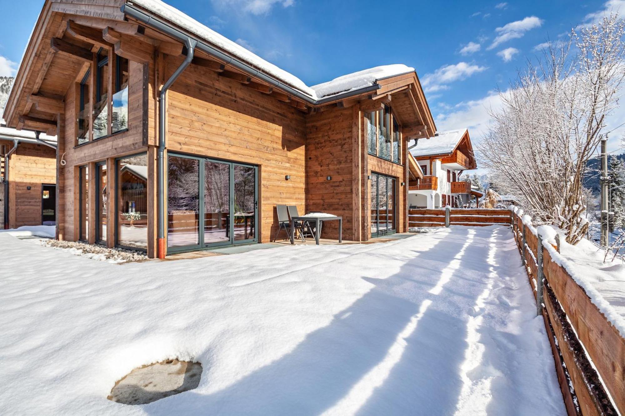 Chalet Aus Holz การ์มิช-พาร์เทนเคียร์เชน ภายนอก รูปภาพ