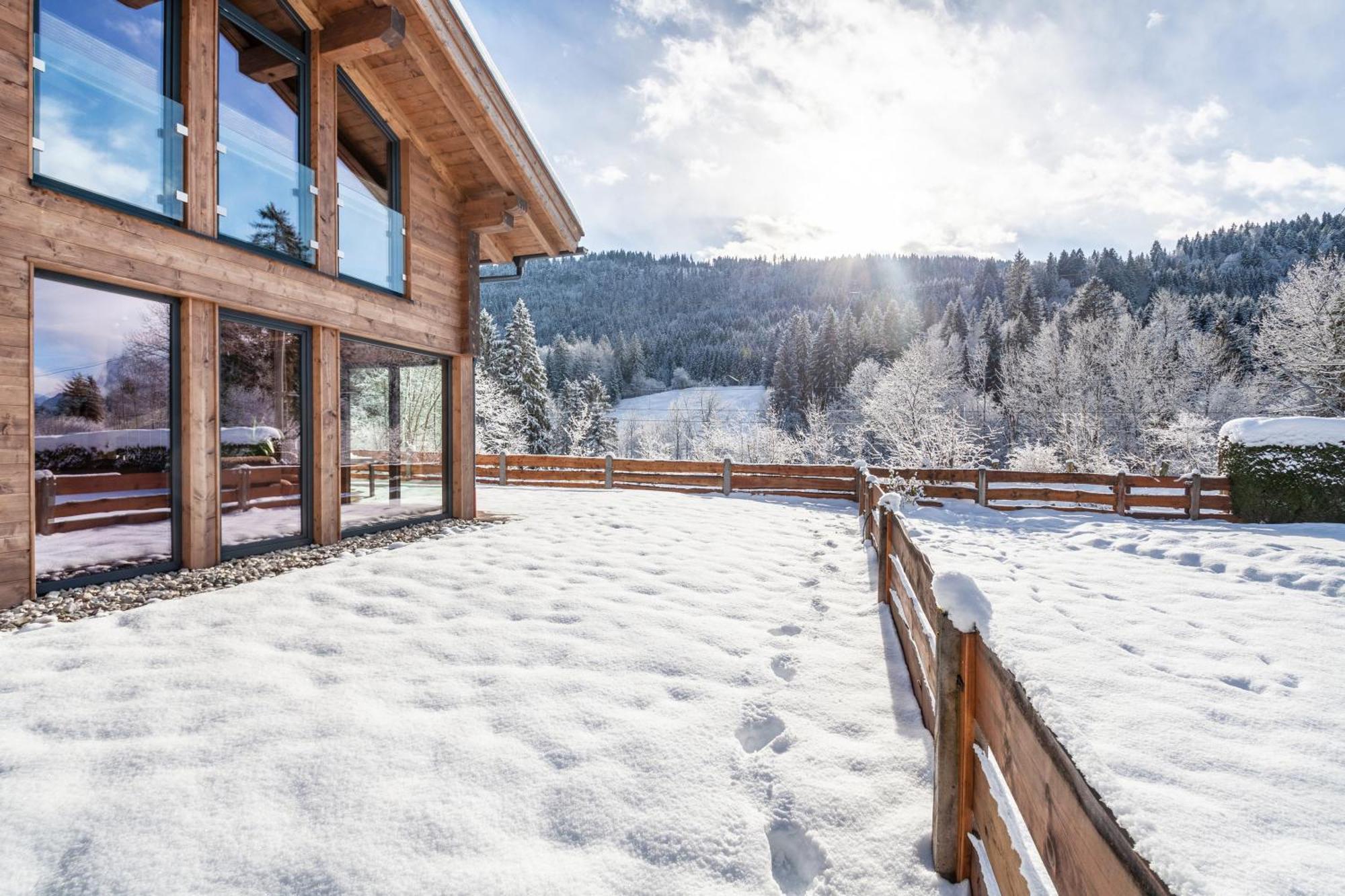 Chalet Aus Holz การ์มิช-พาร์เทนเคียร์เชน ภายนอก รูปภาพ