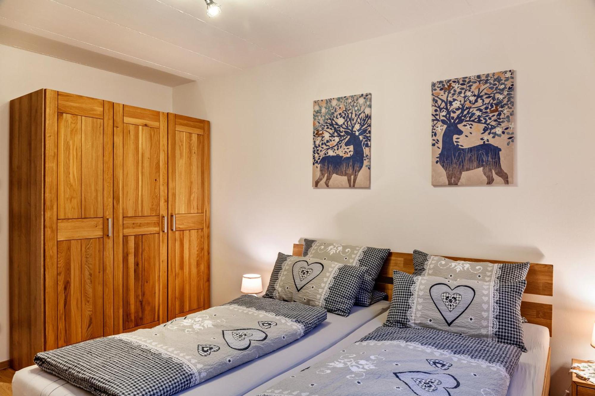 Chalet Aus Holz การ์มิช-พาร์เทนเคียร์เชน ภายนอก รูปภาพ