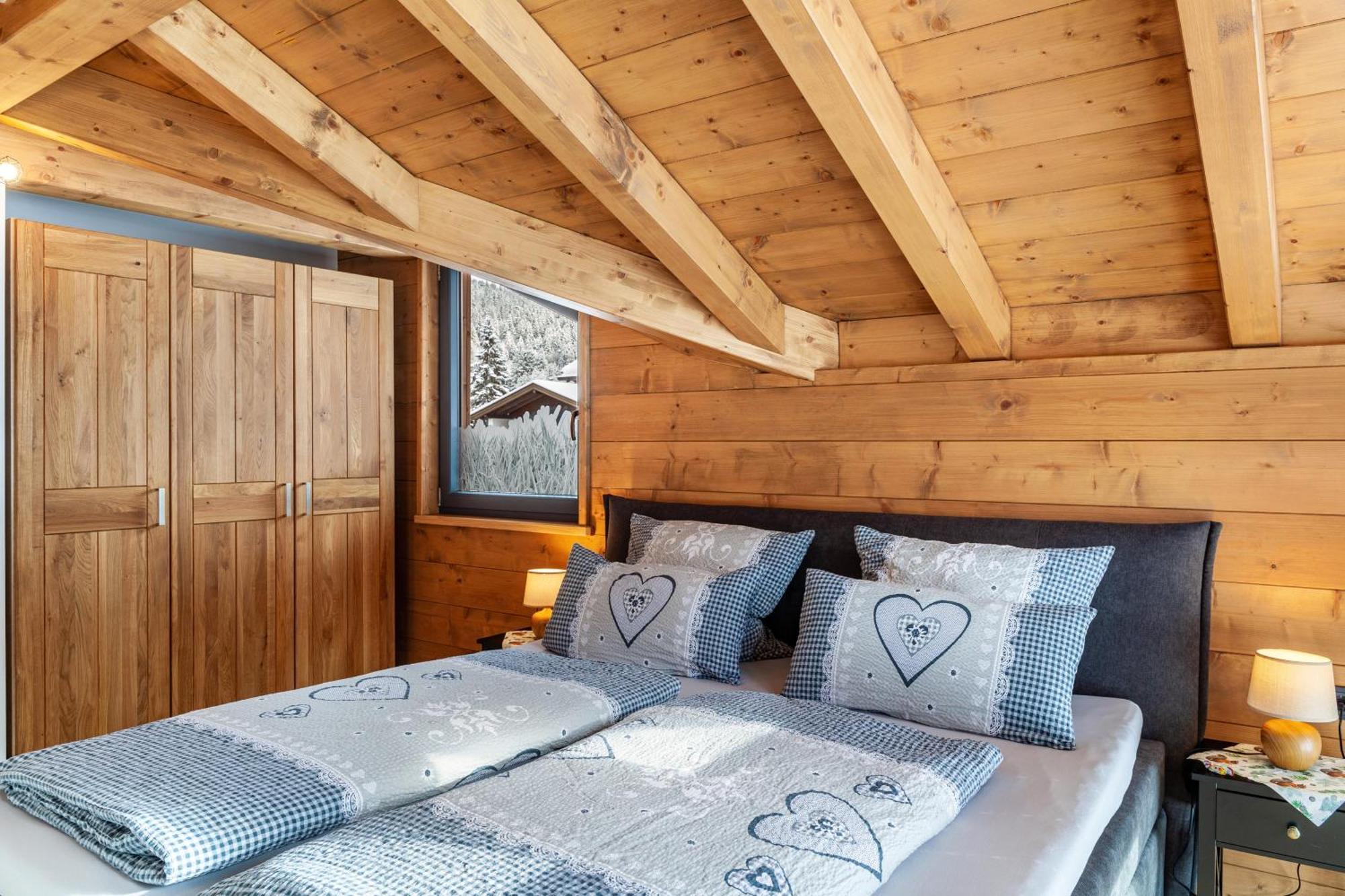 Chalet Aus Holz การ์มิช-พาร์เทนเคียร์เชน ภายนอก รูปภาพ