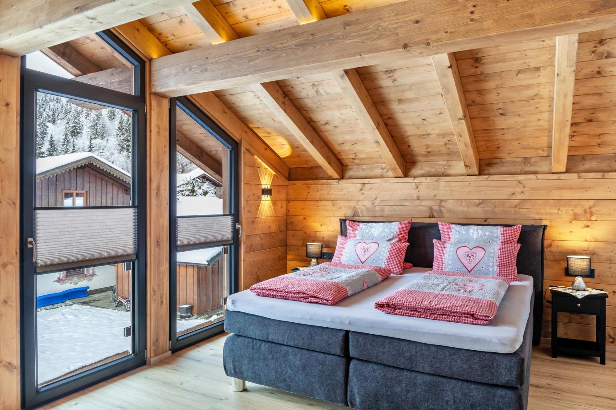 Chalet Aus Holz การ์มิช-พาร์เทนเคียร์เชน ภายนอก รูปภาพ